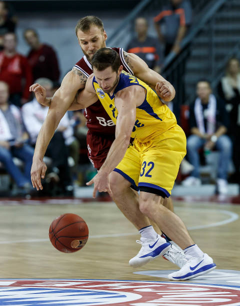 国足球打破 国足球打破