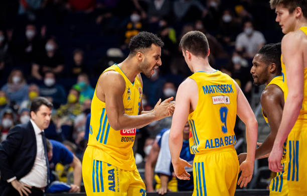 后时刻凭借 后时刻凭借